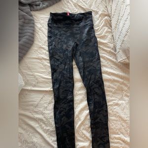 Spanx, XS black camo faux letter leggings